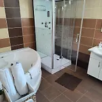 Гостьовий будинок Casa With Free Parking Брашов