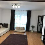 Casa With Free Parking Guest house 3*