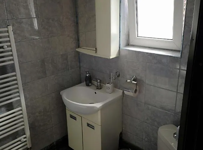 Casa Mais Brasov Guesthouse With Free Parking Гостьовий будинок 3*