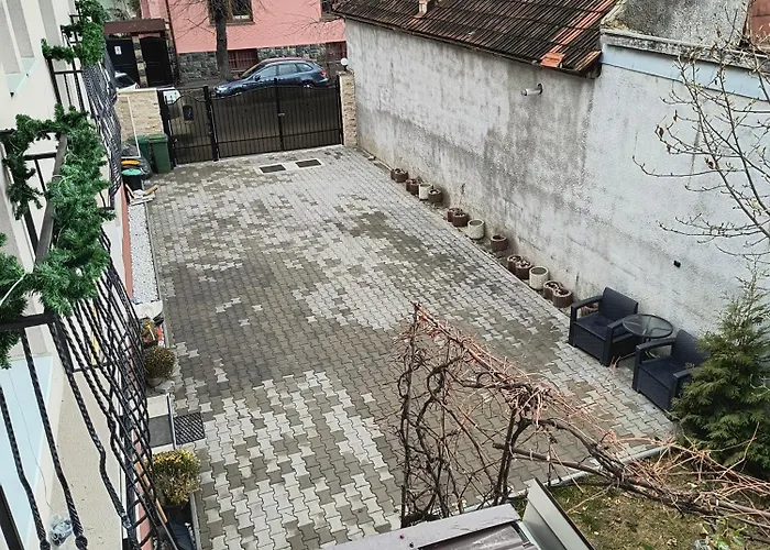 Гостьовий будинок Casa Mais Brasov Guesthouse With Free Parking 3*