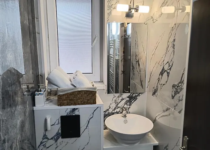 Casa Mais Brasov Guesthouse With Free Parking Гостьовий будинок 3*