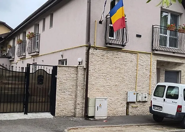 Casa With Free Parking 3*