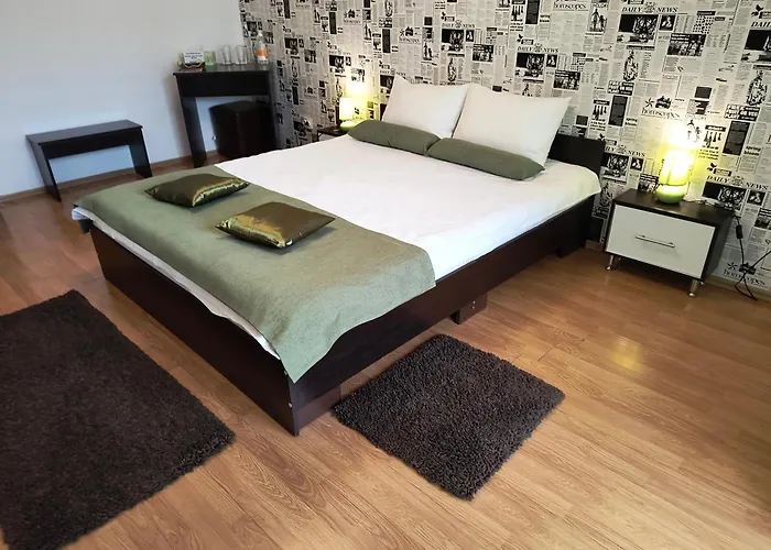 Casa With Free Parking בית הארחה