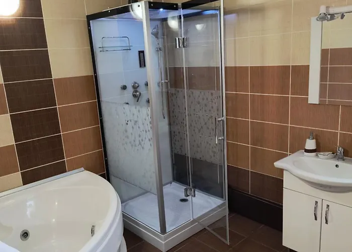 Casa With Free Parking 3*