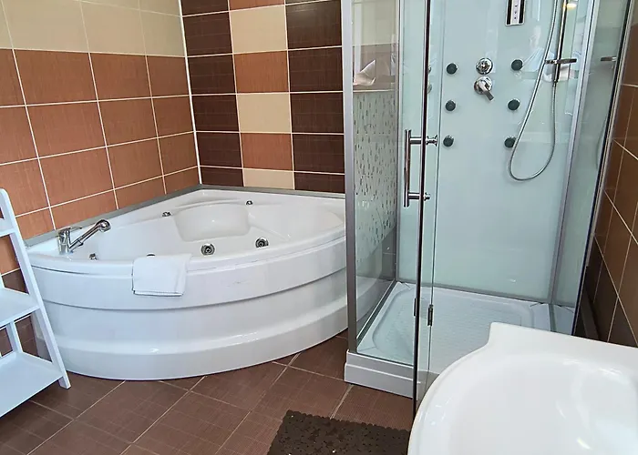 Casa With Free Parking 3*