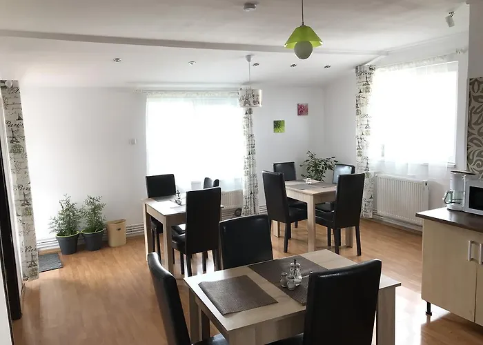 Гостьовий будинок Casa Mais Brasov Guesthouse With Free Parking 3*