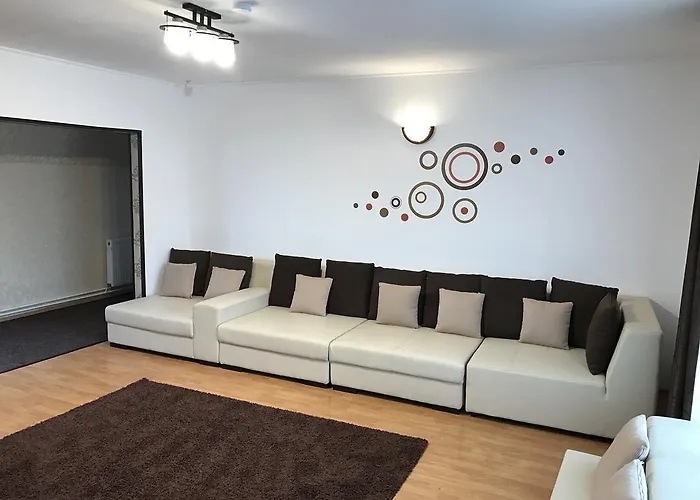 Гостьовий будинок Casa Mais Brasov Guesthouse With Free Parking