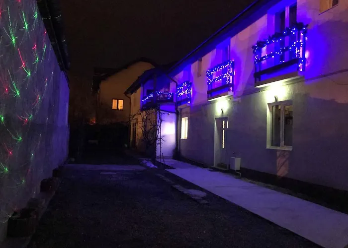 Casa Mais Brasov Guesthouse With Free Parking 3* Брашов