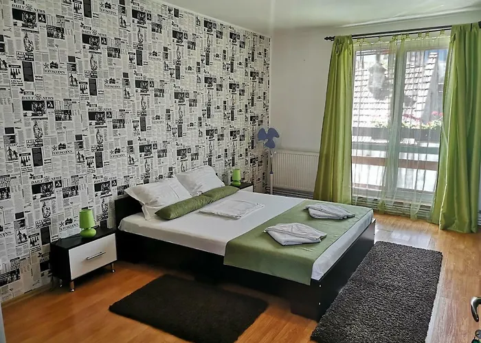 Casa Mais Brasov Guesthouse With Free Parking Гостьовий будинок 3*