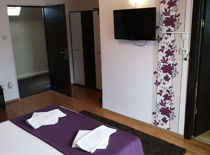 Casa Mais Brasov Guesthouse With Free Parking Гостьовий будинок